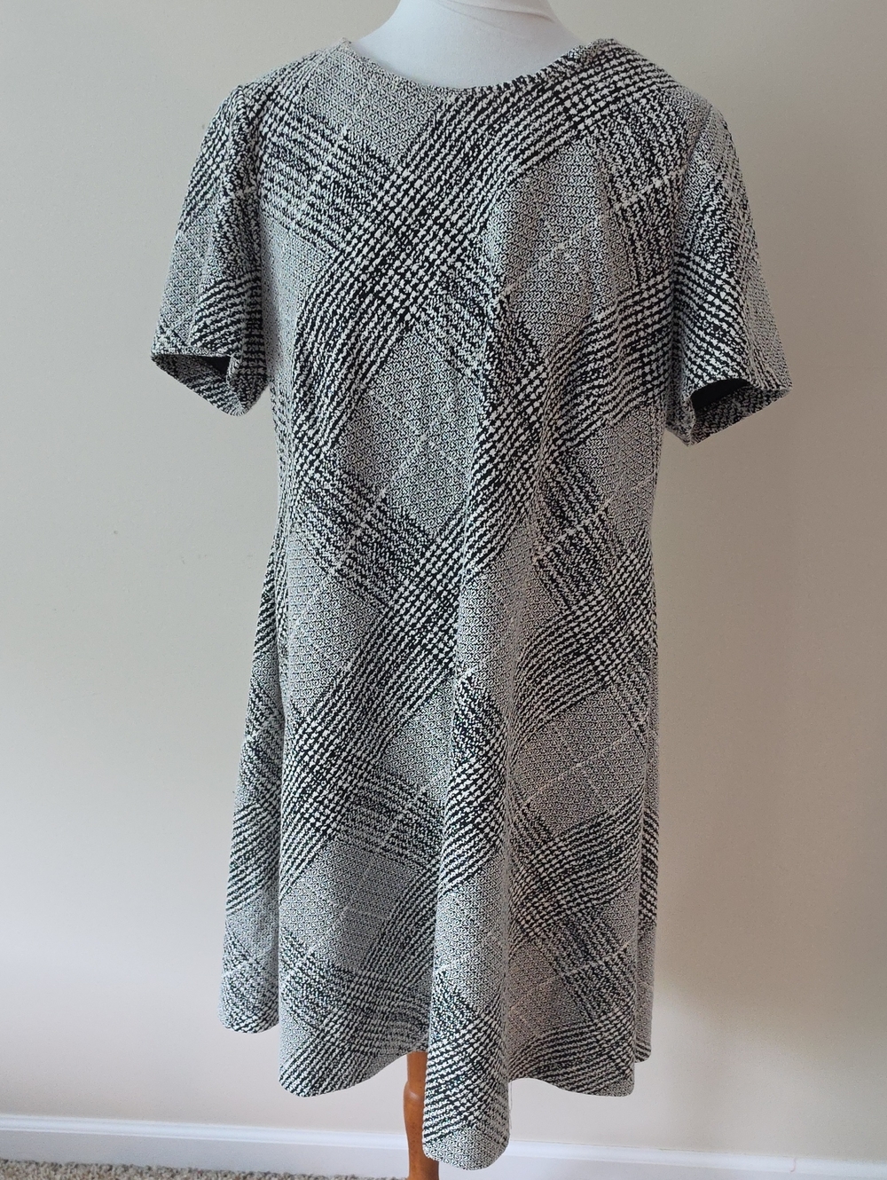 Calvin Klein Classic Black & White Plaid Short Sleeve Dress